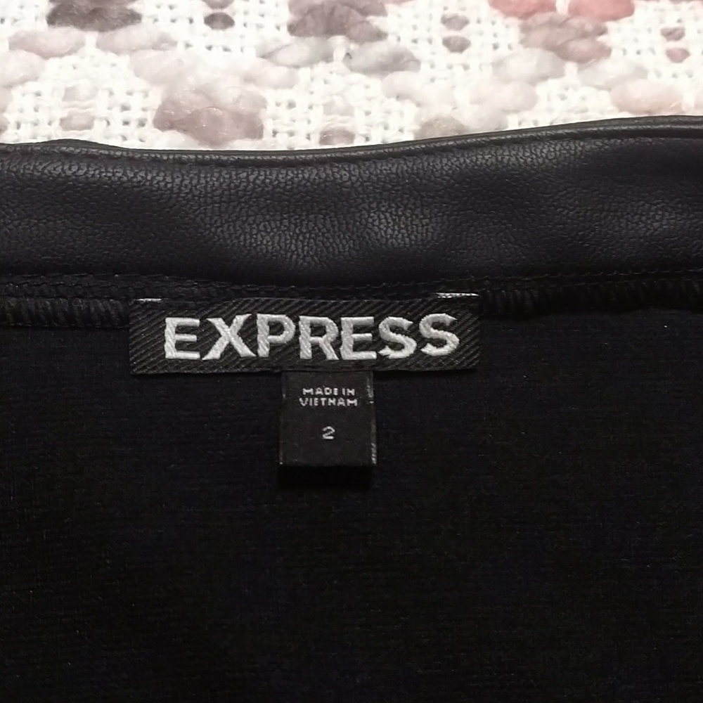 Black express skirt - Picture 3 of 3
